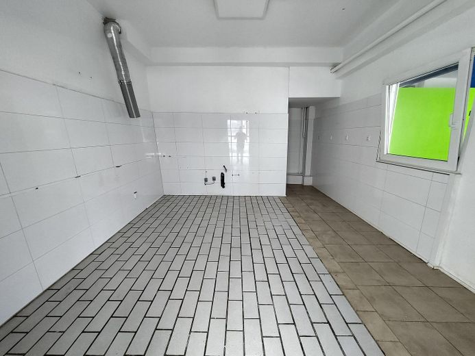 330 m² vielseitige Gewerbefläche – ehem. Kita – 3 Min zum Bahnhof -16–18 Min. nach Düsseldorf – Foto 4