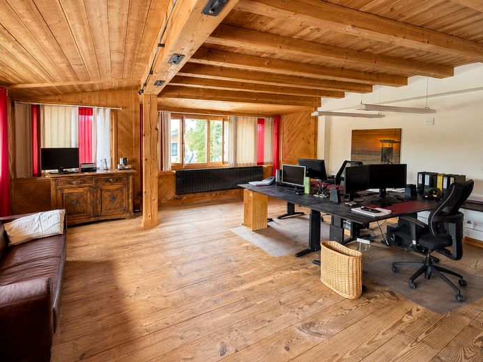 Gewerbeimmobilie mit Wohnoption - 560m2 Raum für Visionen zwischen München & Salzburg – 1.OG - Büroraum - 80m2