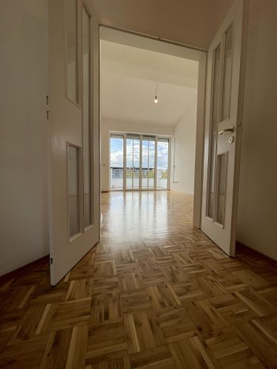 Helle 2-Zimmer-Wohnung in Friedrichshofen ab 01.11 – Wohnzimmer
