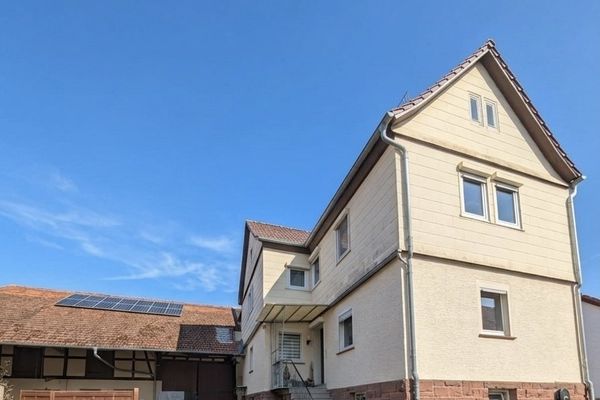 Neuental, casa unifamiliare + fabbricato accessorio