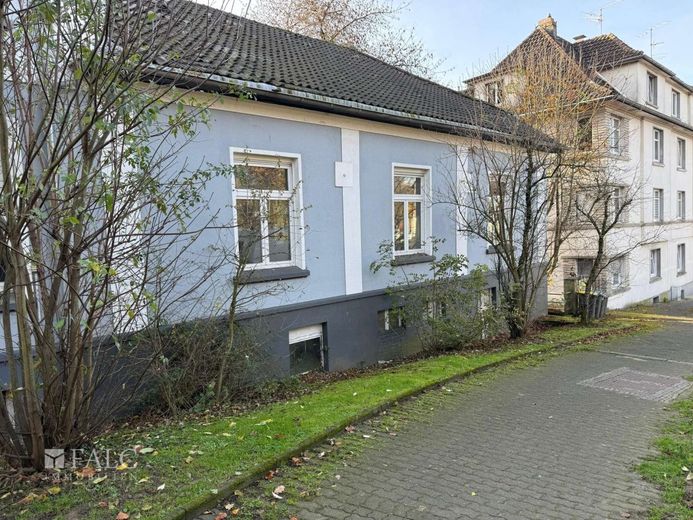 Wohn- und Geschäftshaus in zentraler Lage – Bild 2