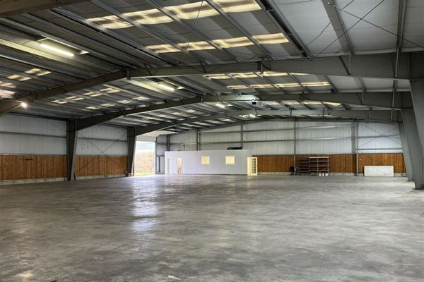 SON ** Halle ca. 1.000 m² - LKW befahrbar ** ab sofort ** ebenerdig ** 2 Sektionaltore