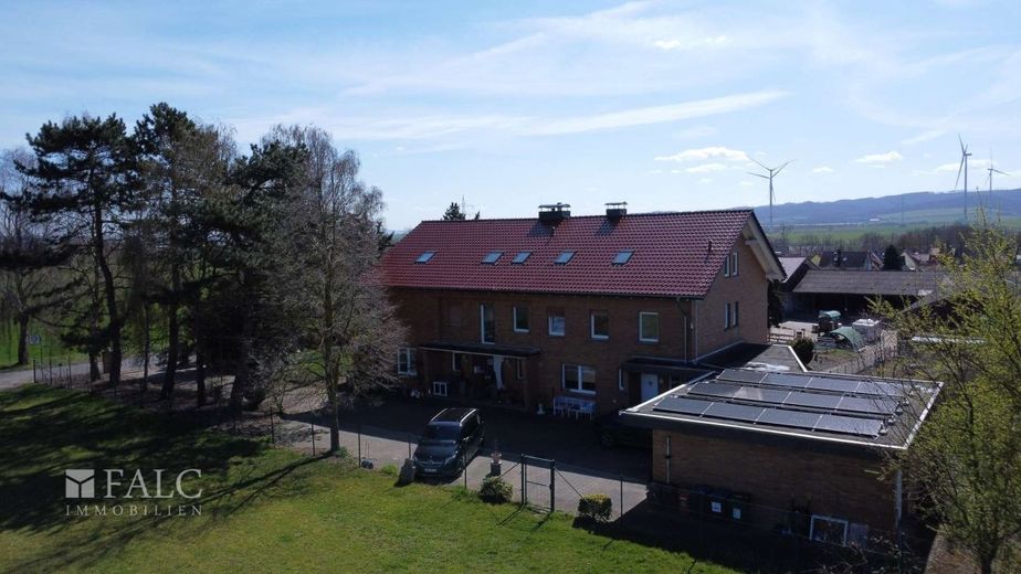 ***Hullersen - Modernisiertes Mehrfamilienhaus mit 6 Wohneinheiten auf üppigem Grundstück*** – Mehrfamilienhaus