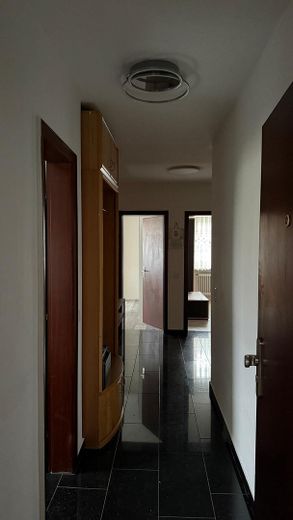 Frisch sanierte 3-Zimmer-Wohnung mit Einbauküche in gepflegter Wohnanlage in Wittorf – Eingang