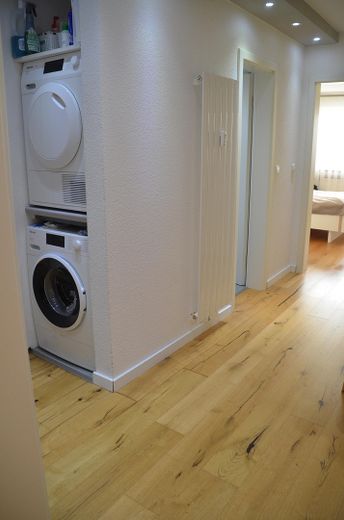 Provisionsfrei: Großzügige 4-Zimmer-Wohnung mit Balkon & Stellplatz in Neu-Ulm-Ludwigsfeld – Flur