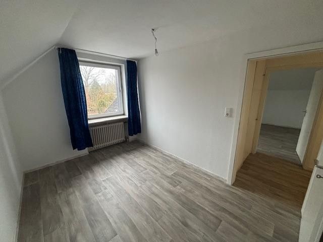Großzügiges Zweifamilienhaus mit Solaranlage, Wintergarten & großem Grundstück in Neuberend – Foto 24