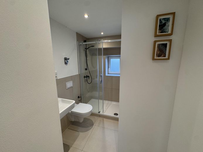 Neue 3er WG | Erstbezug nach Sanierung | Große Zimmer | 1 Zimmer mit eigener Dachterrasse🌿 – Foto 4