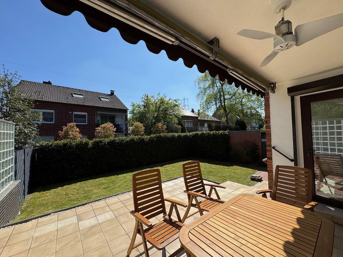 Schöne DHH in Schmachtendorf - Erstbezug nach Sanierung - Garten + Garage + Stellplatz – Terrasse