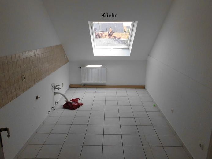 Ampio appartamento di 4 locali con balcone e garage - investimento – Küche