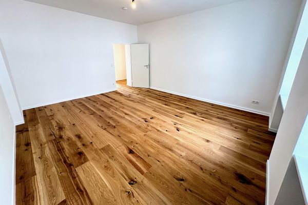 Sofort bezugsfertig und vollständig modernisierte 2 Zimmer Wohnung