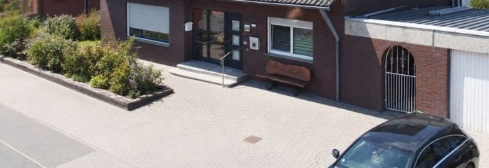 Ihr neues Zuhause in Greven-Reckenfeld: Zweifamilienhaus mit Garage, Garten und Mieteinnahmen