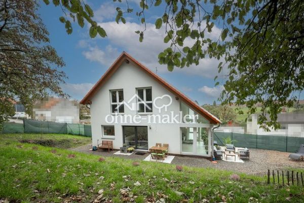 Neuwertiges KfW-55-Einfamilienhaus mit Wintergarten, Weitblick und großem Garten – provisionsfrei