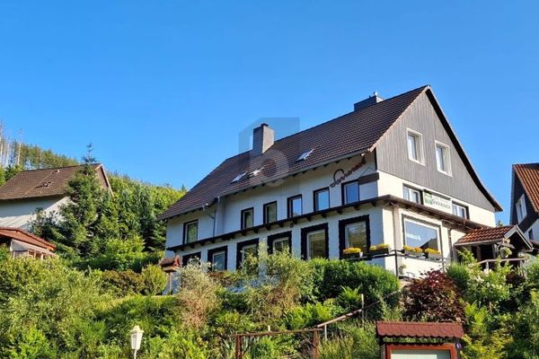 RÜCKZUGSORT MIT GESCHICHTE  MITTEN IM WALD