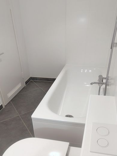 3-Zimmerwohnung in München (Lehel), 71m2, frisch saniert – Bad