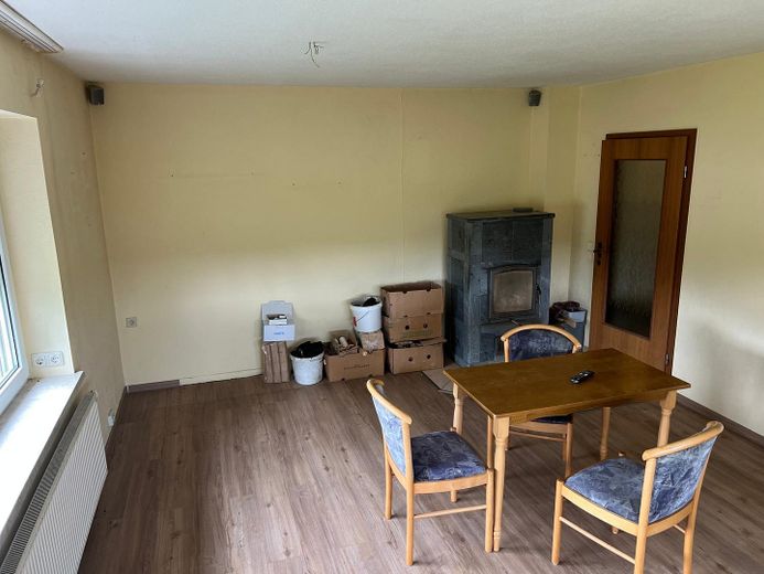 Wohnzimmer mit Kamin