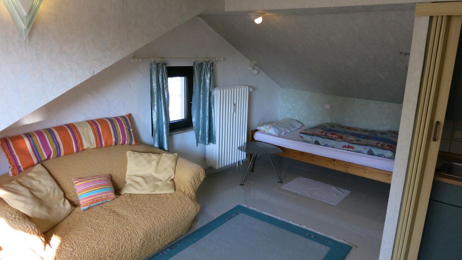 Mobilyalı. Tek odalı daire yalnızca hafta sonları evine gidenlere kiralıktır – Fotoğraf 12