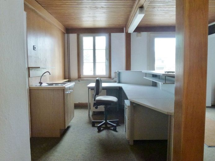 Fröndenberg-Dellwig: Gewerbeimmobilie mit vielen Optionen - Ideal zum Arbeiten, Werkeln und Lagern! – Büro-/Ausstellungsbereich
