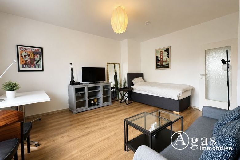 Kompakt, gepflegt, bezugsfrei! 1-Zimmer-Wohnung in Berlin-Wilmersdorf – Wohn-/ Schlafbereich