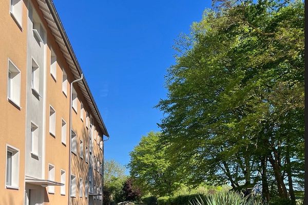 Schöne Vierzimmerwohnung mit Balkon in grün zu verkaufen
