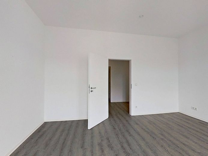 Più budget per candele e zuppa di zucca - Trasferirsi e risparmiare un canone d'affitto netto: ampio appartamento di 4 locali con 115 m² – Ansicht II: Schlafzimmer II