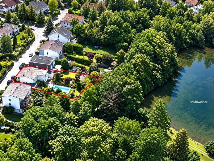 >700 m² “Daha güzeli olamaz!” konumunda, korunabilecek veya yeniden tasarlanabilecek büyük evle – Lage ind 3D