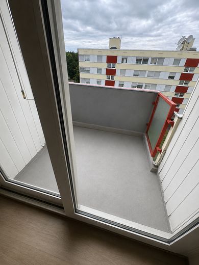 Jobcenter – جوب سنتر – Джобцентер – twoje nowe mieszkanie jest gotowe! – Balkon