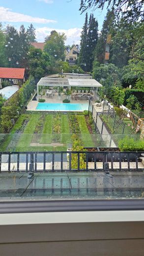 Exklusiv #Provisionsfrei# Neubau Dachgeschoss Wohnung vollmöbliert mit Dachterrase – फोटो 1