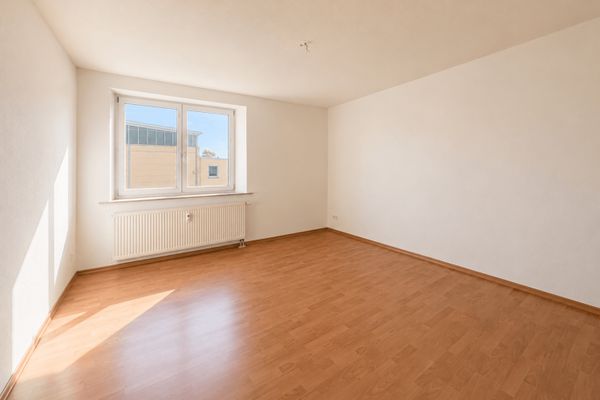 goed onderhouden 2-kamerappartement met ligbad en aparte keuken