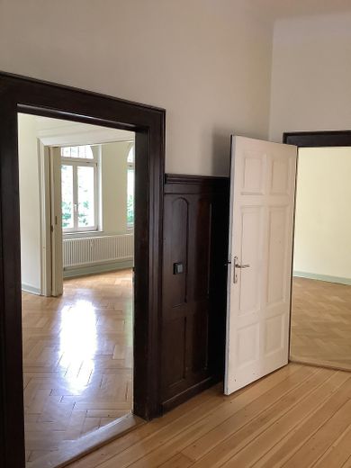 Wunderschöne großräumige 4 Raum Wohnung + Kamin & direkter Zugang zum Garten direkt am Schloßpark – Foto 16