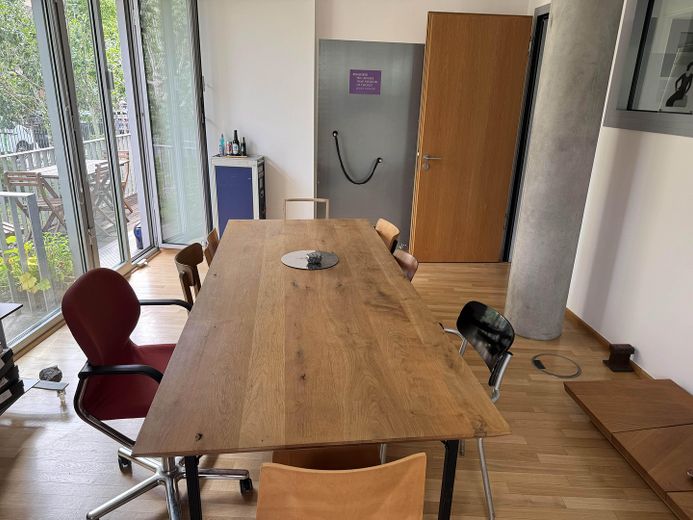 4 postazioni di lavoro | Ufficio a Sachsenhausen direttamente sul Meno | Terrazza e giardino – Besprechung II