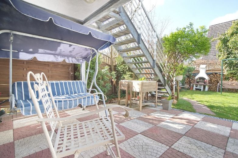 Modern und großzügig wohnen, Erdgeschoss mit Garten und Terrasse, schöne und dabei zentrale Wohnlage, zwei Schlafzimmer, Internetzugang u.v.m. – d75604bea5e3f7a72198ffd54770e5baa6eeb80e.jpg