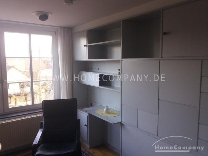 4 Zi.Whg., möbl., gute Ausstattung, helle Whg., getrennte Zimmer. Gute Verkehrsanbindung zum Hbf. – aabc8aab16aafe4c886544cd568a0a86dbf7d750.jpg