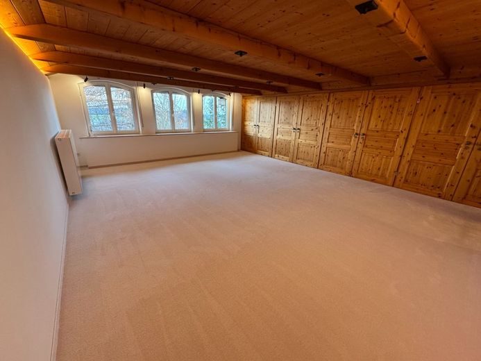 Traumhaftes Einfamilienhaus mit Einliegerwohnung in Grabenstätt – Schlafzimmer