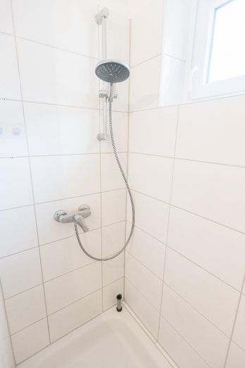 Frisch Sanierte 2-Zimmerwohnung mit großer Küche in Harburg – Foto 12
