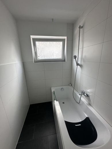 Schöne Sanierte 3-Zimmer Wohnung am Waldrand von Dellwig – Bad
