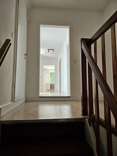 Bauernhaus mit bezauberndem Garten – Treppenaufgang zum DG