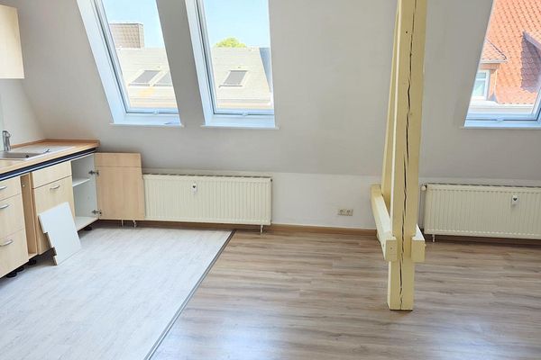 Helle 2-Zimmer-Dachgeschosswohnung mit großer Wohnküche in Fürstenwalde/Spree