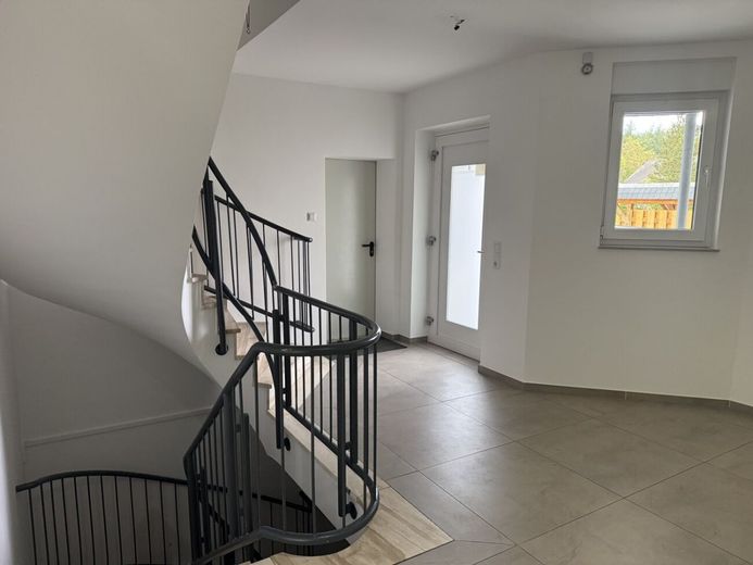 Moderner Wohntraum mit Einliegerwohnung und großer Sonnenterrasse im Speckmantel von Stadthagen – Eingangsbereich