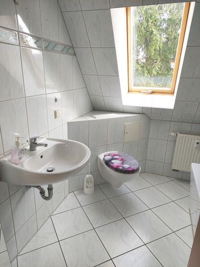 Grazioso piccolo appartamento di 3 locali con cucina componibile all’ultimo piano – Foto 9