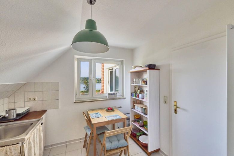 Küche mit Sitzplatz