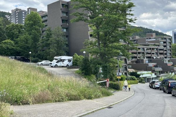HD-Emmertsgr: 2 locali, cucina abitabile con balcone, garage – vista sul verde, LIBERO, nessuna provvigione a carico dell’acquirente