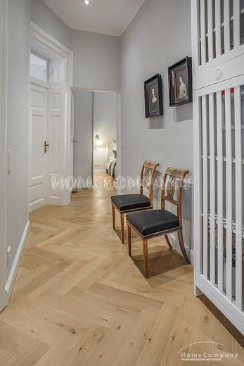 Sehr schöne helle, modern eingerichtete 3-Zimmer-Altbauwohnung nähe Glockenbach – 94419175d9b29a5d7691367c6c1a48c6f3b51515.jpg