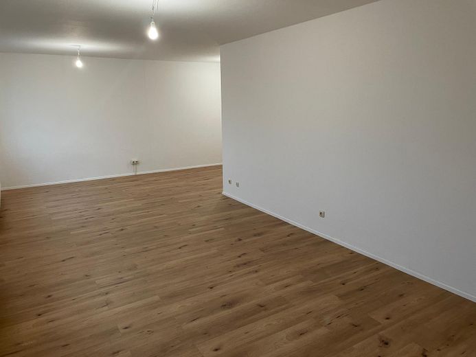 73m²-Wohnung im Zentrum von Apolda – Erstbezug nach Sanierung – Foto 2