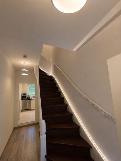 3-Zimmer-Maisonette mit Balkon – Flur / Treppe 