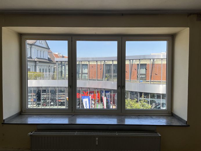 Frisch renovierter Wohntraum mit Panoramablick über die Gladbecker Innenstadt – Ausblick Wohnzimmer 