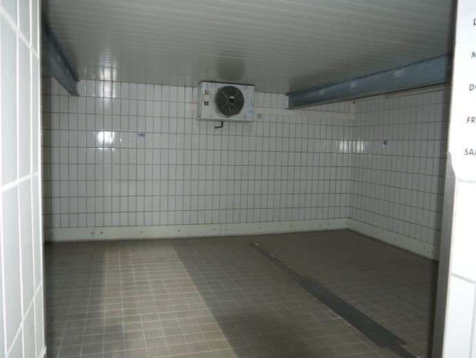 Verkaufshalle / Lagerhalle mit Büroräumen in zentraler Lage von Deutschland – Foto 7