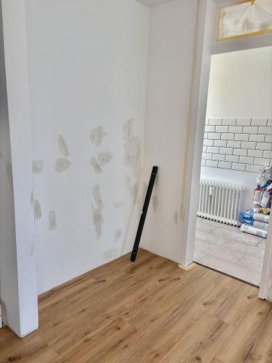 Spiegelschrank in die Ecke