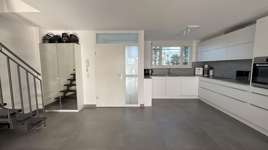Exclusief penthouse - maisonetteappartement I topuitrusting I dakterras I goede ligging – Zugang Flur / Gäste-WC / Küche