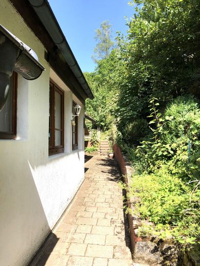 Blick hinters Haus