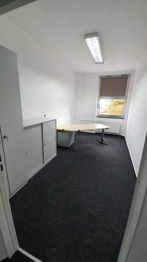 Top Büroflächen mit vielen Möglichkeiten, EUR 15,- bis 17,- pro qm warm – Kleines Büro möbliert
